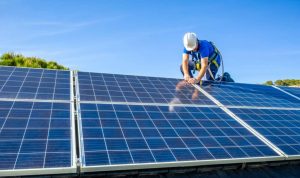 Installation et mise en production des panneaux solaires photovoltaïques à Saint-Lyphard